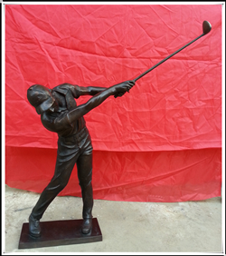 打高尔夫铜雕塑