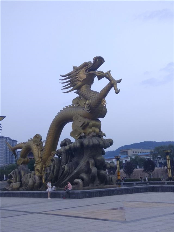 景区大型龙雕塑