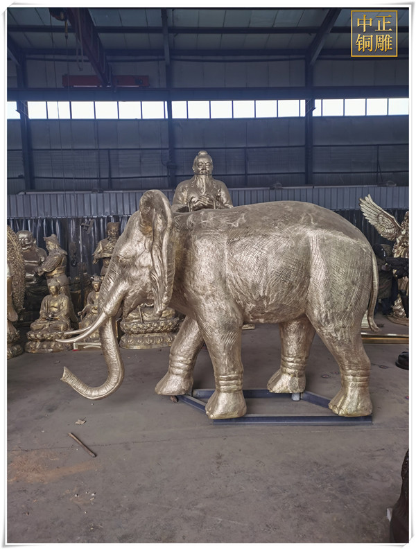 贴金大象雕塑铸造