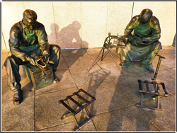 擦皮鞋广场人物铜雕塑