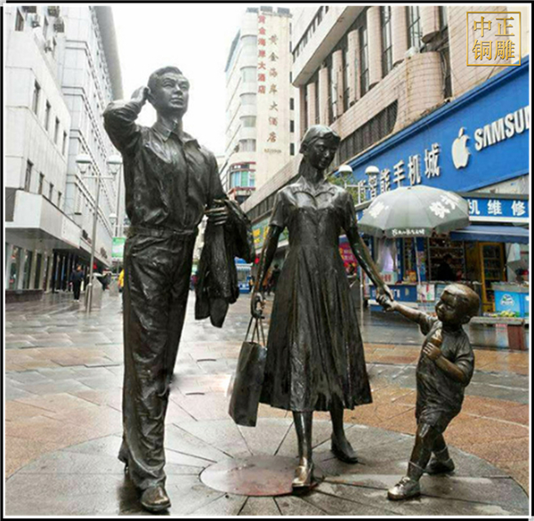 街头逛街人物铜雕塑
