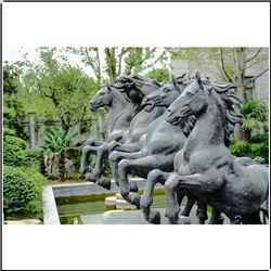 四匹铜马雕塑