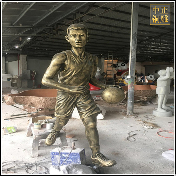 铸造打篮球人物铜雕塑.jpg