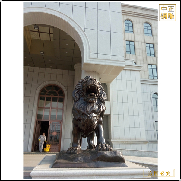 酒店门口大型铜狮子雕塑