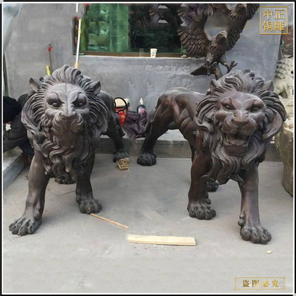 面部狰狞铜狮子雕塑