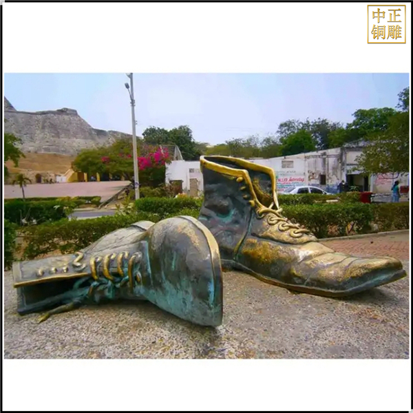 大型鞋子广场景观雕塑