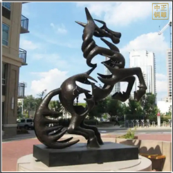 抽象广场铜马雕塑