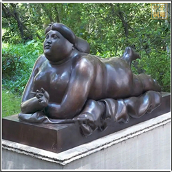 抽象胖女孩铜雕塑